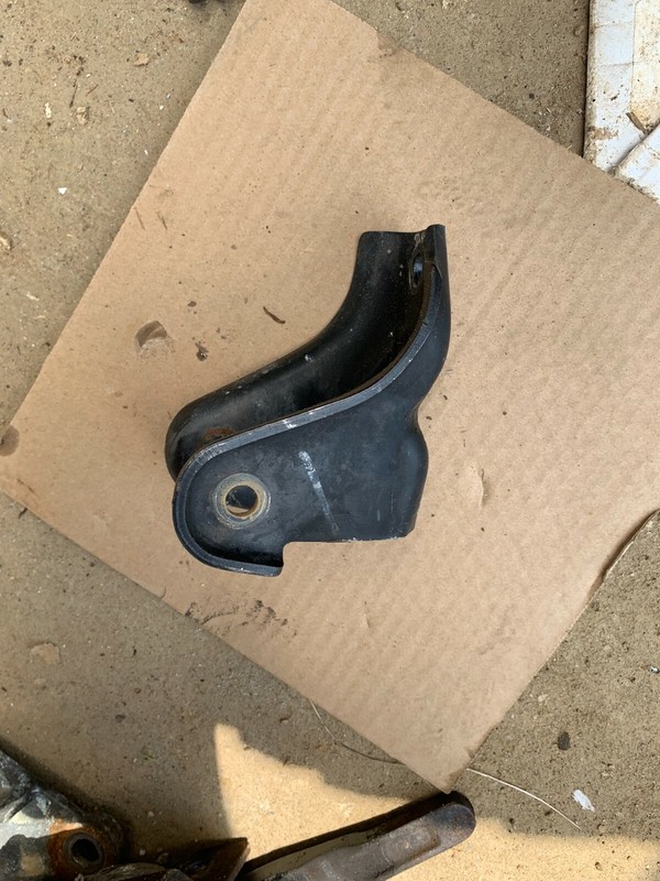 95-99 ECLIPSE TALON 2G TURBO 4G63 OEM AUTO TRANSMISSION FRONT MOUNT BRACKET
