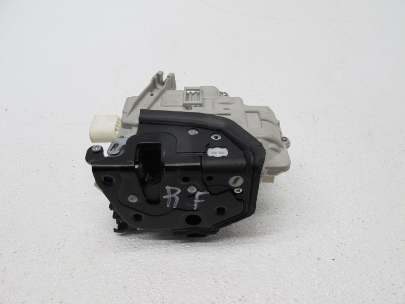 10-22 AUDI 8T A5 S5 B8 A4 A8 Q3 Q5 Q7 DOOR LATCH LOCK ACTUATOR FRONT RIGHT 12192