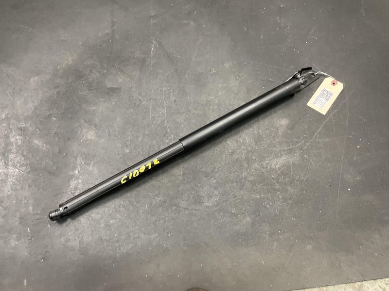 Rear Tailgate Right Lift Shock Strut 2021 Cadillac XT4 84459212 2019 2020 - 2023