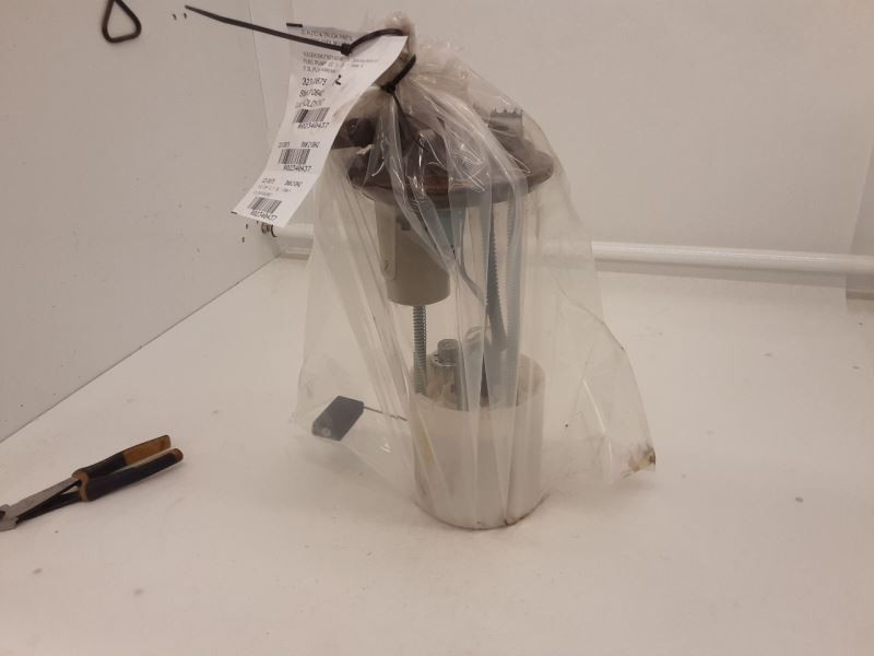 2009 Chevrolet Chevy Silverado 09 fuel pump assembly extended crew cab 5.3L 6.2L