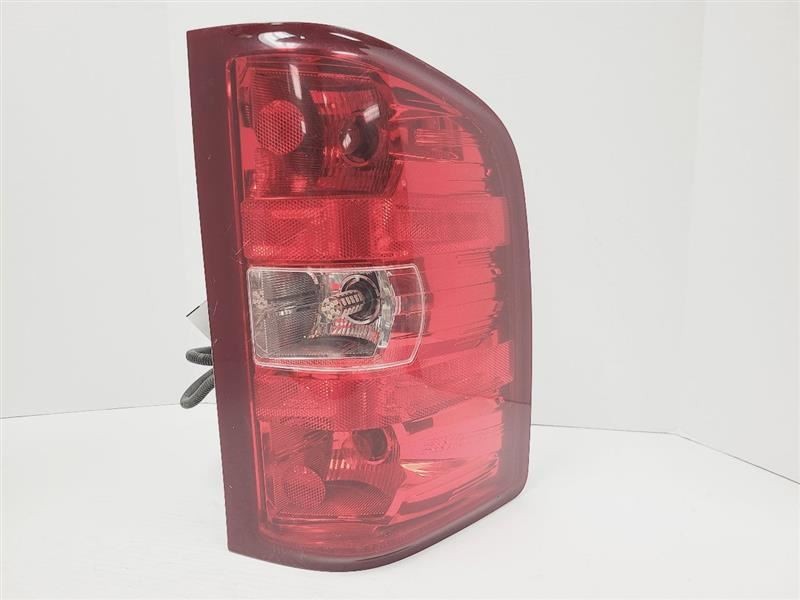 Passenger Tail Light Pickup With Box DRW Fits 07-14 SIERRA 3500 PICKUP 555188