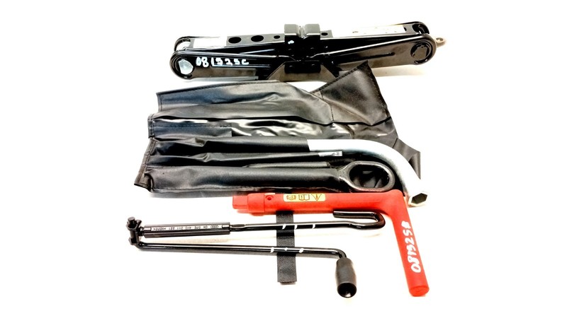 17-24 AUDI B9 A4 S4 A5 S5 TOOL KIT JACK EMERGENCY TRUNK KIT OEM 08152C