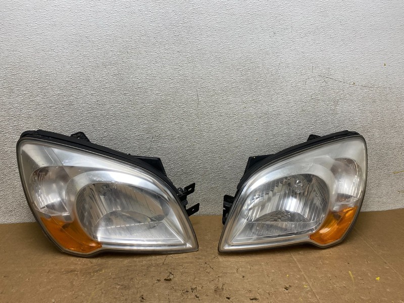 2007 to 2010 Kia Sportage Left+Right Halogen Headlights Oem V6250 DW
