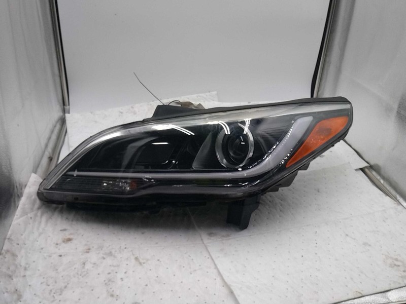 Used Left Headlight Assembly fits: 2017 Hyundai Sonata US built xenon HID adapti