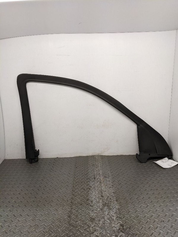 19-25 Chevrolet Silverado 1500 Driver Window Garnish Molding Trim Left 8 1179971