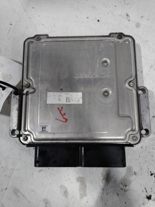 2016 Hyundai Elantra Engine Control Module ECM OEM 391332EGB1 Black 124k mi