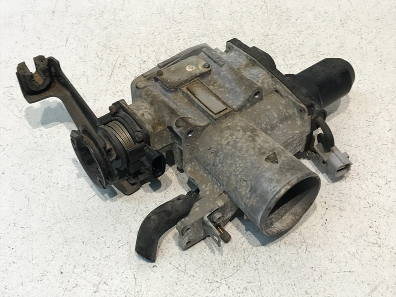 01-05 Lexus IS300 Throttle Body IS300 Assembly Unit W/TPS OEM 22060-46070