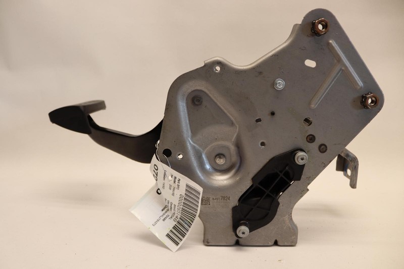 2018-2021 CHEVY TRAVERSE PARKING BRAKE STOP PEDAL W/ BRACKET OEM
