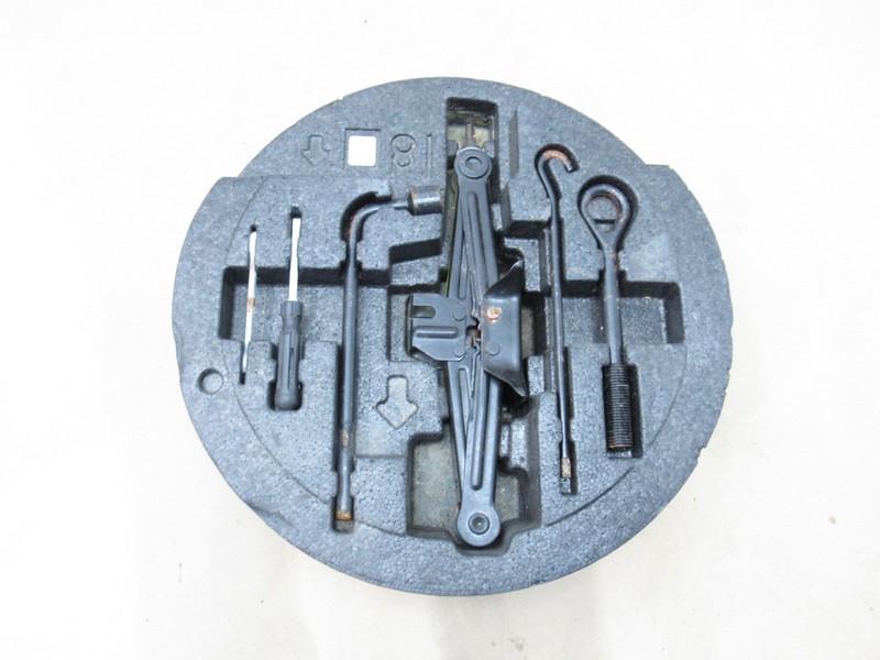 Genesis G80 2017 Rear Trunk Emergency Spare Tire Jack Tool Kit Set 16-20 *