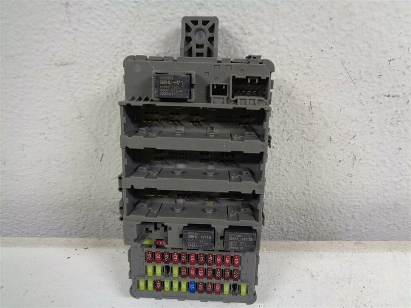 16 17 18 Honda Pilot Cabin Room Fuse Box Inside Fuse Box 38200-Tg7-A21 Oem