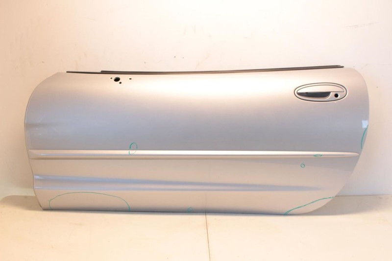 97-04 CORVETTE 5.7L LS1 Silver Driver Left Front Door Assembly