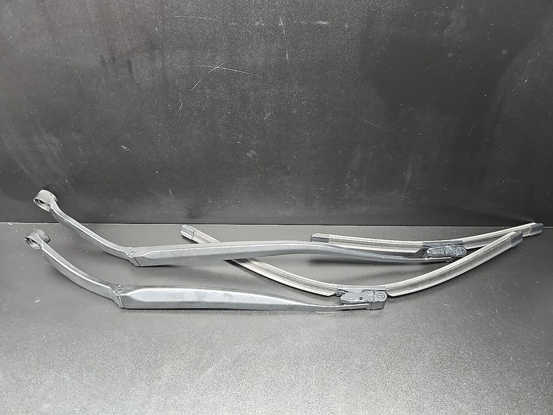 08-15 INFINITI G37 & Q60 CONV COUPE WINDSHIELD WIPER ARMS - LEFT & RIGHT OEM