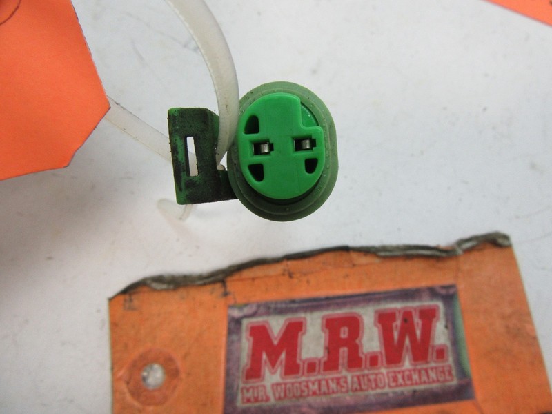 FITS GREEN WIRE PLUG CONNECTOR OFF OIL SWITCH BY OIL FILTER LOW OIL DASH LIGHT