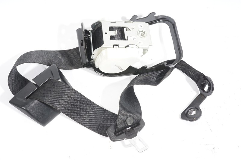 2008 - 2014 MERCEDES BENZ C300 4MATIC W204 REAR CENTER SEAT BELT OEM