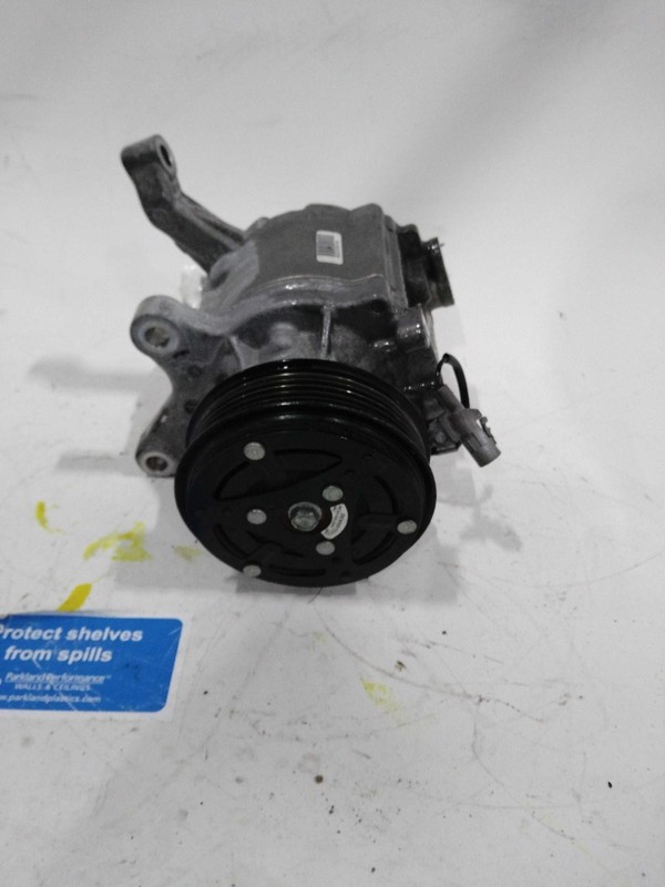 2018 Subaru Impreza A/C Compressor OEM Silver 2.0L 25000 Miles NJ25-18983