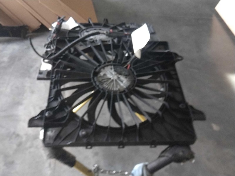 2020 GMC Acadia Engine Cooling Fan Motor OEM 84754211 Used 110k Miles