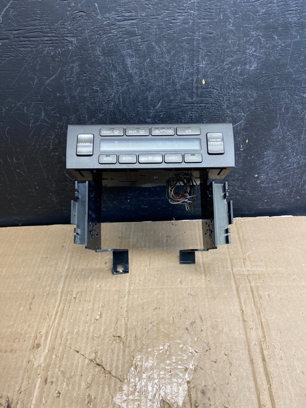2001-2005 Lexus GS300 OEM Climate Control Hvac A/C Heater OEM ae1961 DG