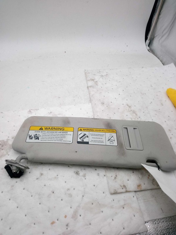 2018 KIA SORENTO Left Sun Visor RED OEM Used 31032 98000 Miles