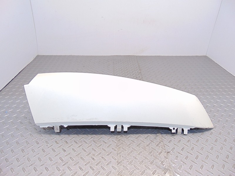 2007-2013 CADILLAC ESCALADE RIGHT QUARTER PANEL HATCH GATE TRIM APPLIQUE OEM