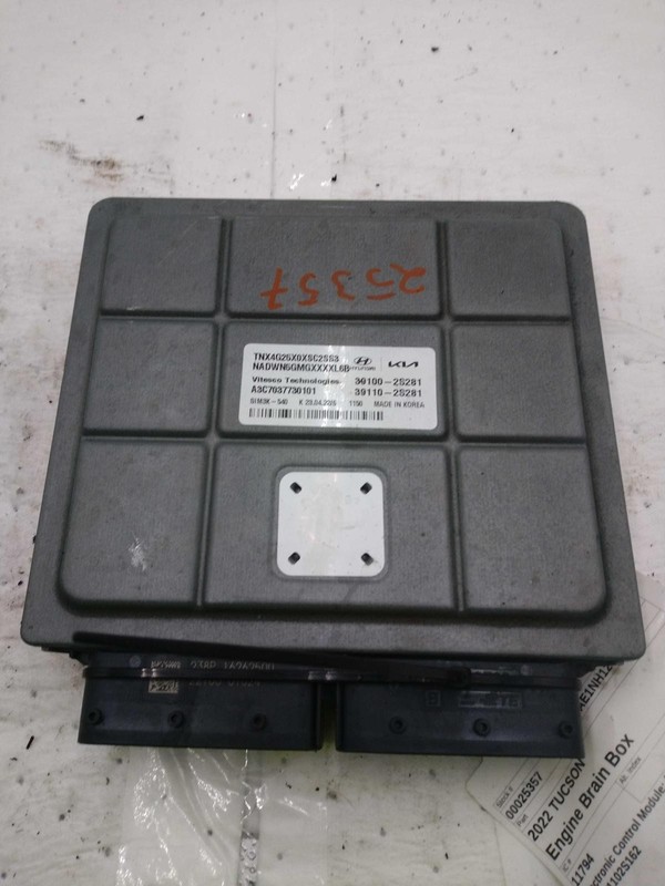 2022 Hyundai Tucson Engine Control Module ECM 2.5L OEM 49k Miles Grey