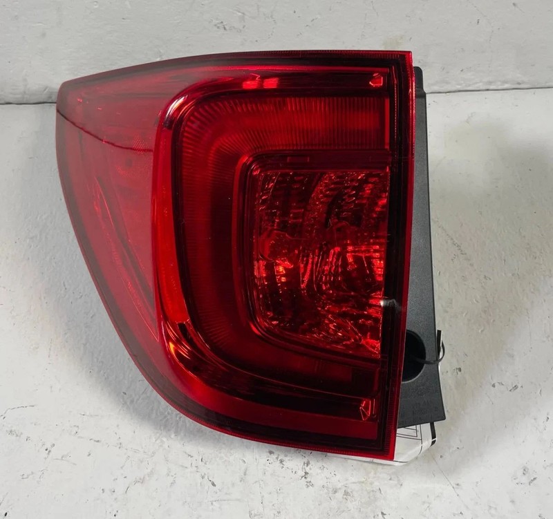 2016-2025 HONDA PILOT PASSPORT REAR LEFT LED OUTER TAILLIGHT LIGHT LAMP # 107855