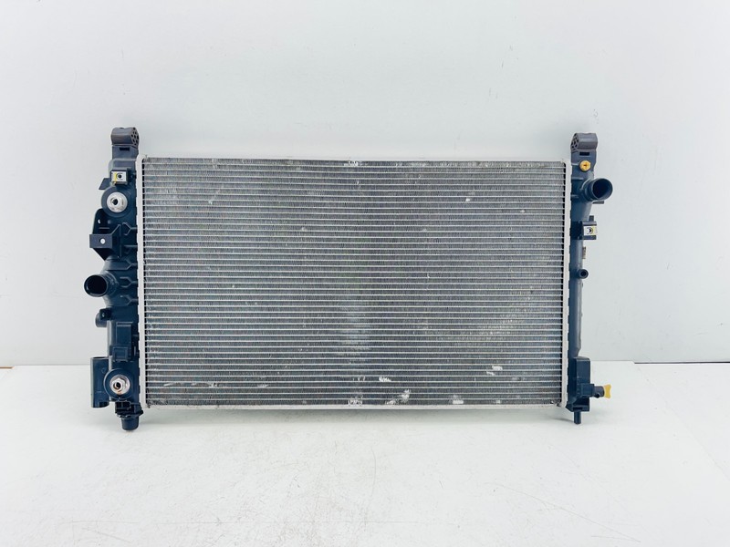 2013–2019 Cadillac XTS Engine Cooling Radiator OEM 16455301