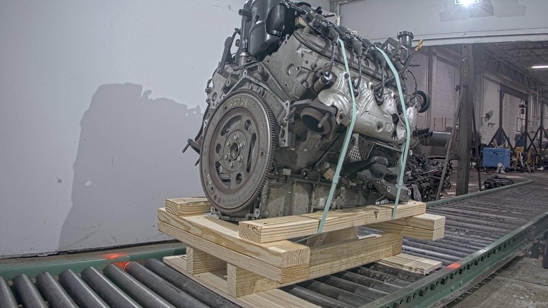 Used Engine Complete Assembly fits: 2013 Chevrolet Suburban 1500 5.3L gasoline V