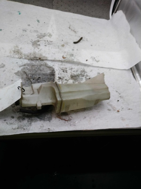 Used Engine Coolant Reservoir fits: 2015 Nissan VersaGrade A