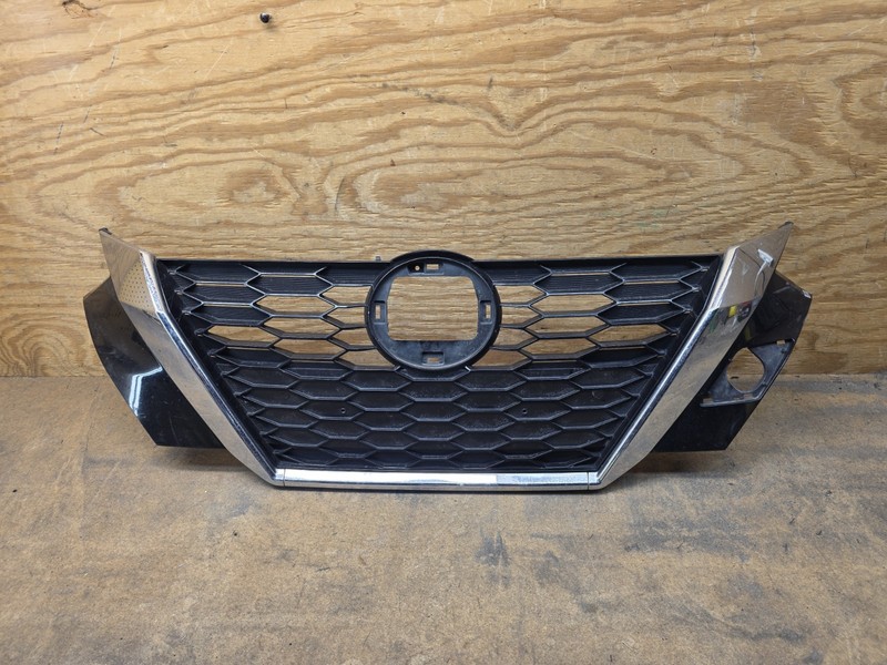 2020 2021 2022 2023 Nissan Sentra S SL Chrome Front Upper Grille 62310-6LB0A OEM