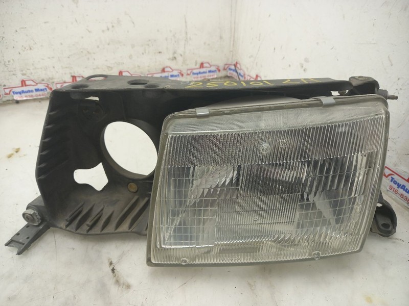 90 91 92 LEXUS LS400 DRIVER LEFT HEADLIGHT BROKEN TAB