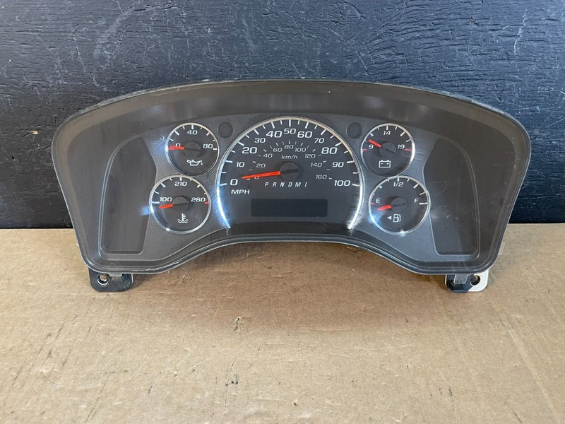 2010 - 2012 Chevrolet Express 2500 3500 Speedometer Cluster Gauge OEM AD0400 DG