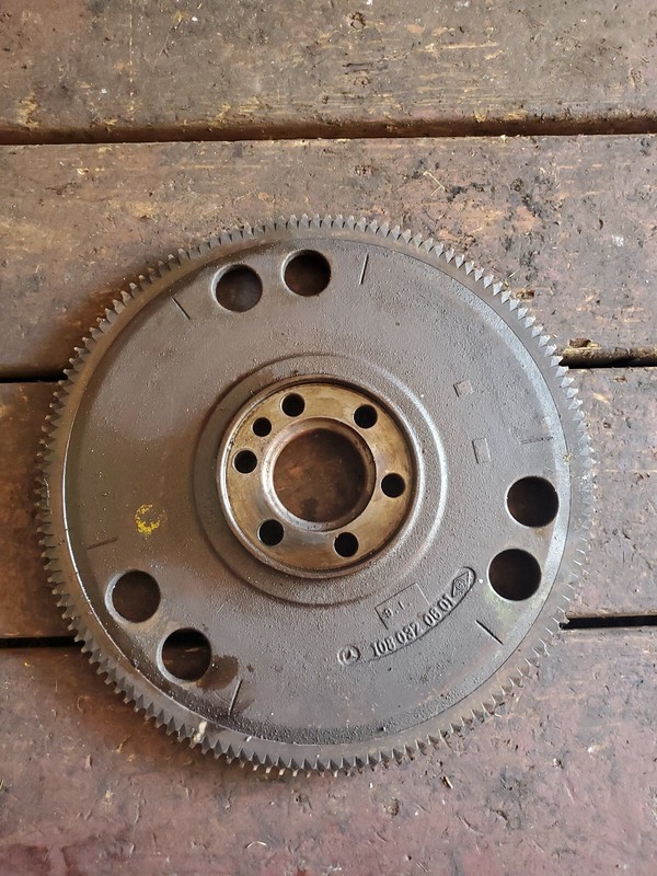 USED Genuine OEM Mercedes108 032 06 01 Auto/Trans Flywheel
