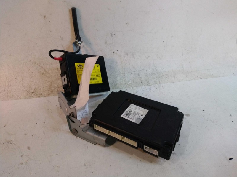 2018 Hyundai Elantra Body Control Module OEM 95400G3970 85K Miles Grey