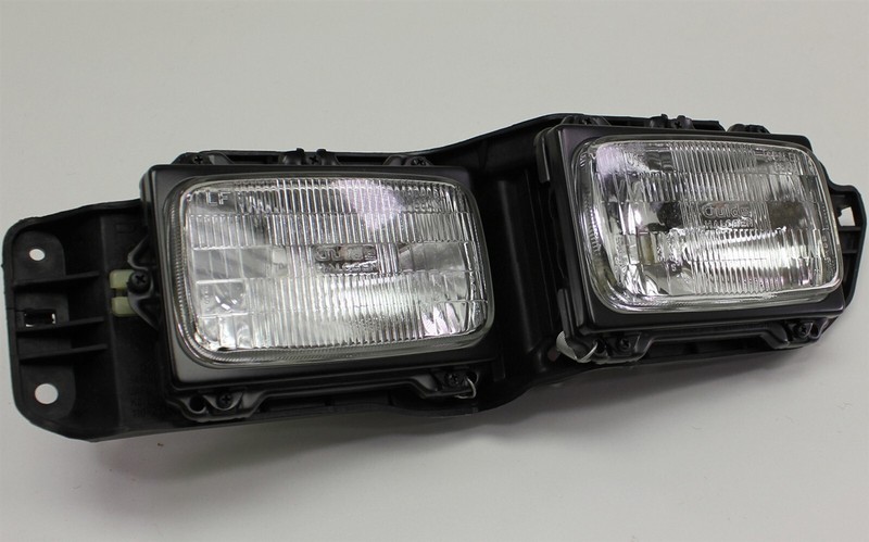 Geo 90-91 Storm-Headlight 94466018 Head light Headlamp Assy Right lamp GM OEM
