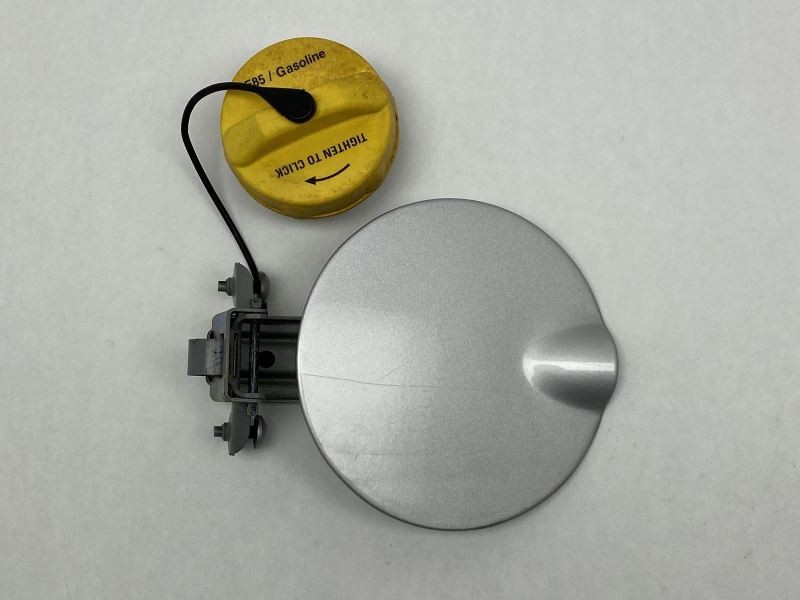 Fuel Filler Door Bright Silver Metallic Fits 2005-2010 Jeep Grand Cherokee 82609