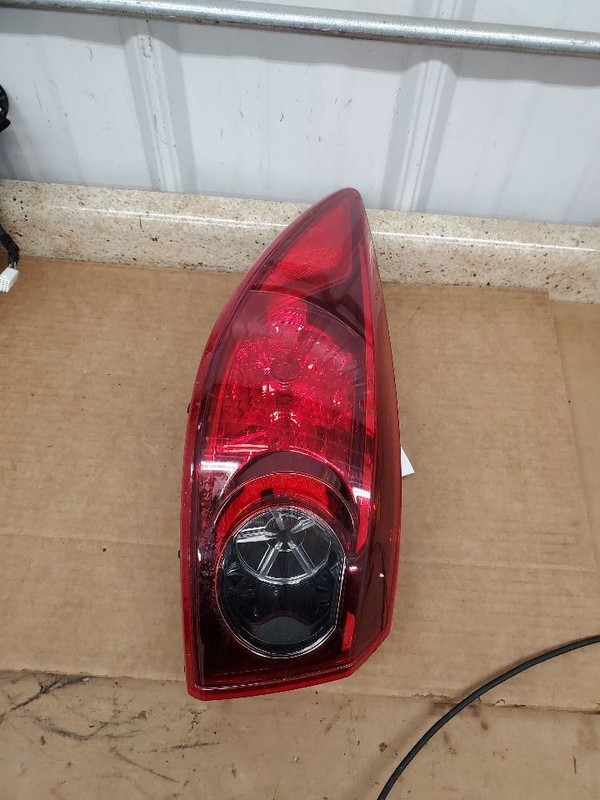 Driver Tail Light Sedan Quarter Panel Mounted Fits 14-18 MAZDA 3 289482