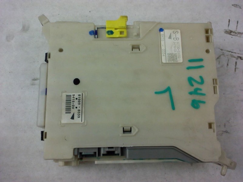 Driver Left Fuse Box Engine Convertible Fits 06-15 LEXUS IS250 141524