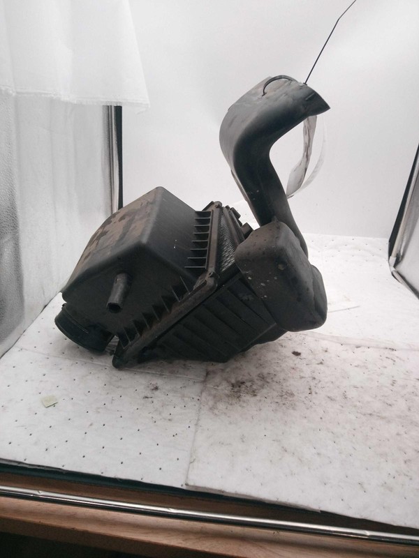 2019 Dodge Journey Air Cleaner Assembly OEM 3.6L Used 116K Miles