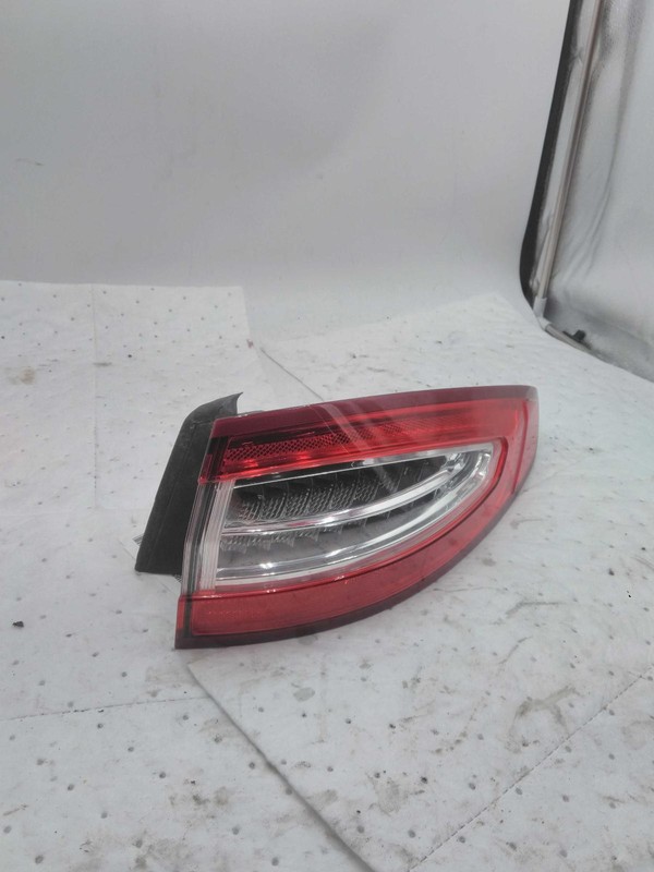 2013 Ford Fusion Right Tail Light Assembly Silver OEM 503627 192K Miles