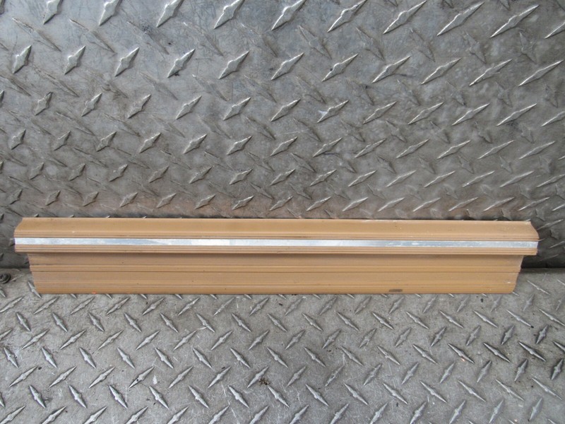 1982 MERCEDES-BENZ 240D RIGHT PASSENGER REAR DOOR SILL ROCKER TRIM PANEL STEP