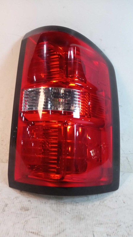 2014 GMC Sierra 1500 Right Tail Light Assembly Red OEM 119K Miles NJ25-18541