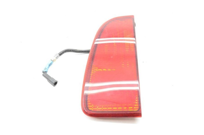 1999-2002 Lincoln Navigator Passenger Right Rear Lid Gate Mounted Tail Light