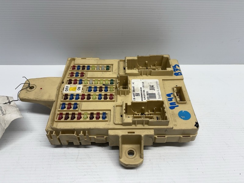 2013-2015 HYUNDAI SANTA FE INTERIOR CABIN JUNCTION FUSE BOX 91950-B8521 OEM