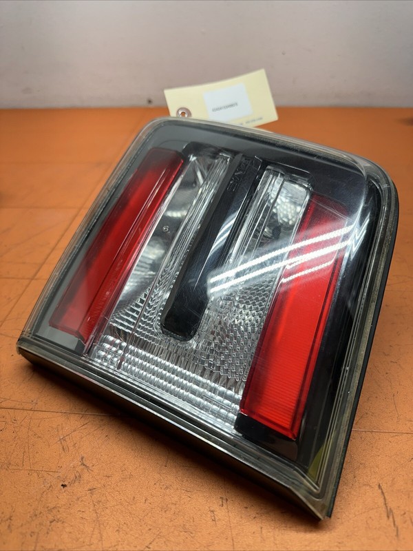220956908 I 2013 - 17 GMC ACADIA PASSENGER TRUNK INNER LED FACTORY TAILLIGHT OEM