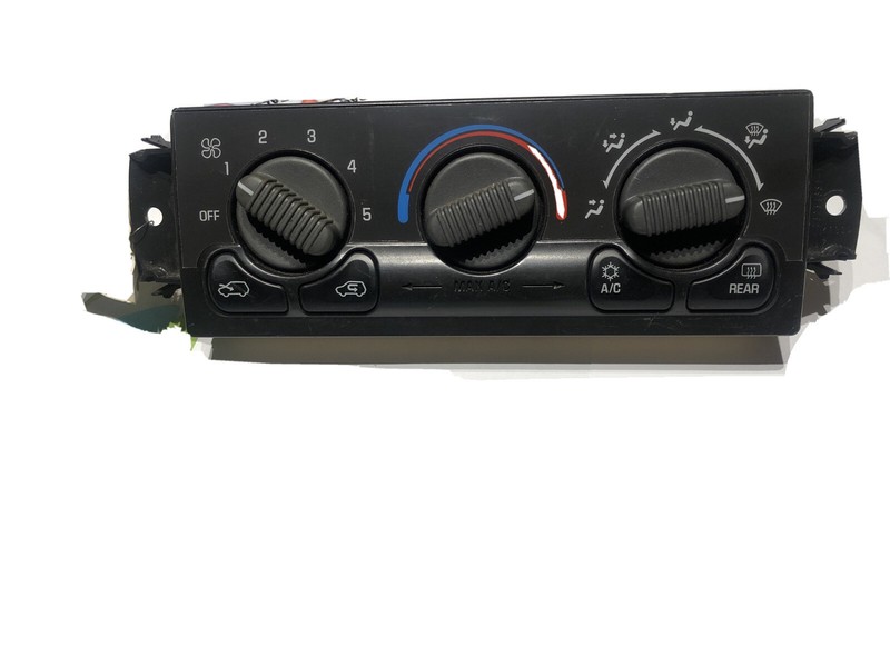 15753263 99-02 SUburban A/C MANUAL CLIMATEControl