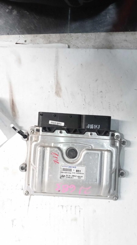 2017 Hyundai Elantra Engine Control Module ECM OEM 391182BAL0 73k Miles