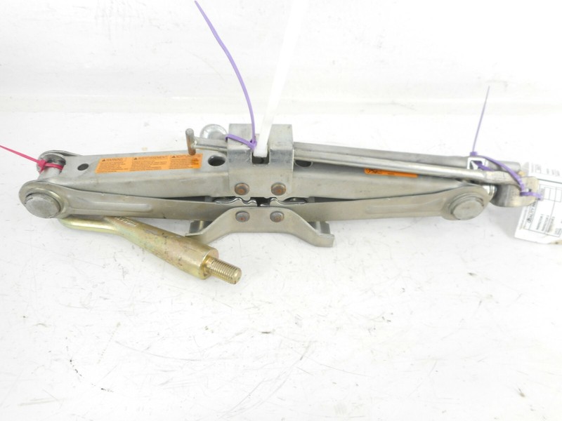 04 Infiniti FX35 Spare Tire Jack W/ Lug Wrench & Tow Hook OEM