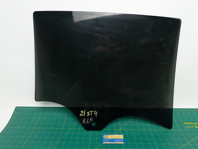 19-23 Cadillac XT4 - REAR LEFT DRIVER SIDE DOOR WINDOW GLASS OEM