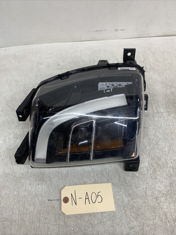Tesla Model X RH Fog Lamp Light 1034327-00-AA05 U17