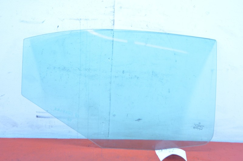 06-10 DODGE CHARGER R/T REAR RIGHT PASSENGER DOOR WINDOW GLASS OEM